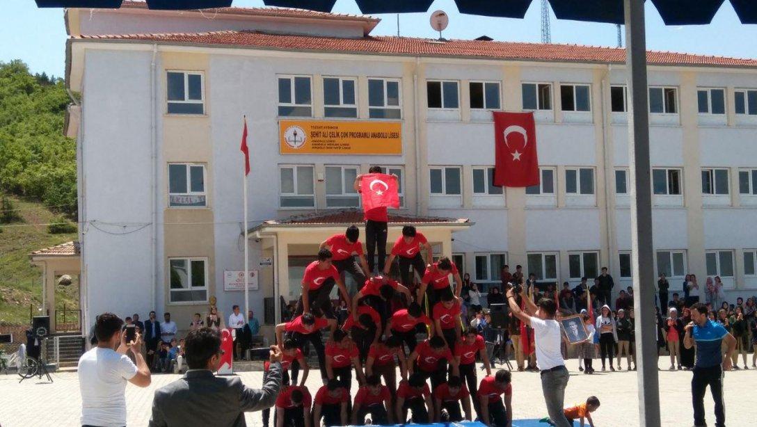 19 Mayıs Atatürk'ü Anma  ve Gençlik Spor Bayramı Coşku ile Kutlandı.